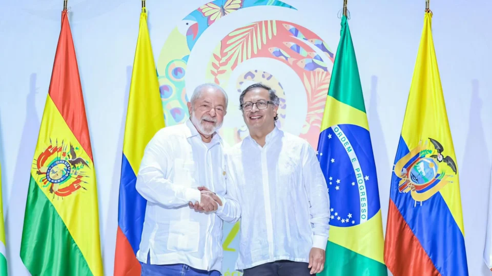 Lula conversa com o presidente da Colômbia sobre Amazônia e Oriente Médio