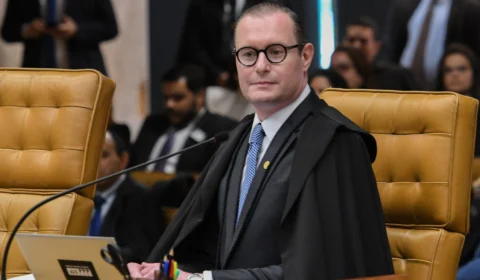 Zanin suspende desoneração da folha de empresas e municípios  