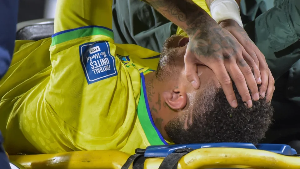 ‘Momento triste, o pior’, disse Neymar em publicação nas redes sociais