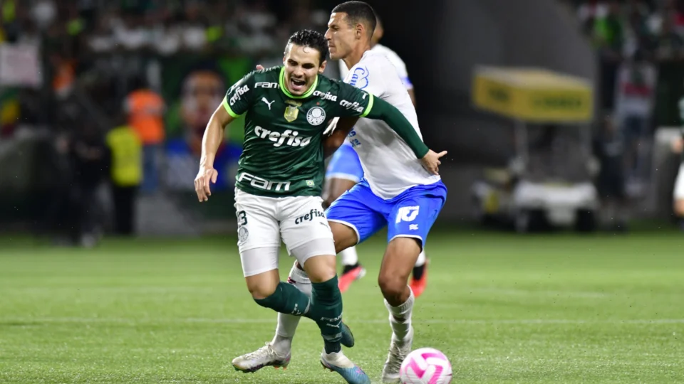 Palmeiras vence Bahia e assume vice-liderança do Brasileirão