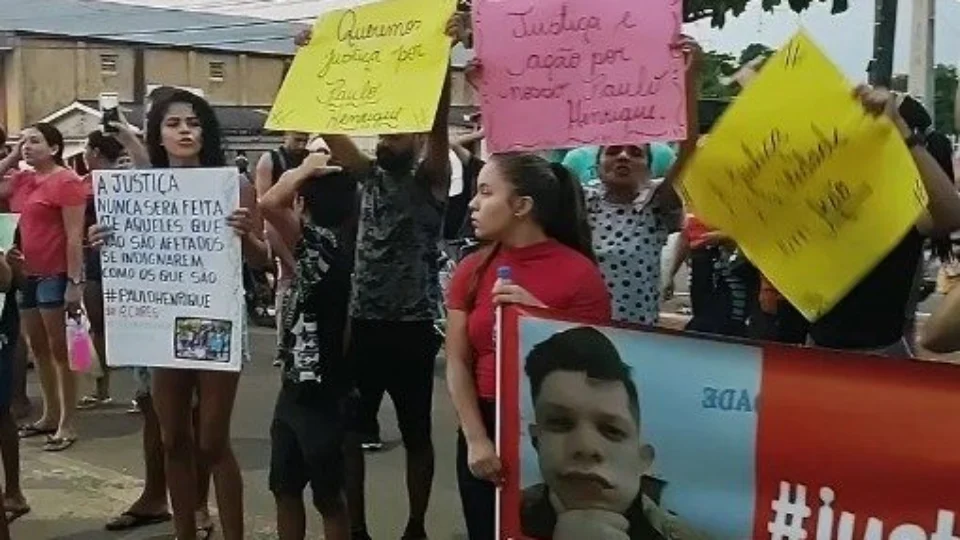 Comunidade protesta após jovem ser agredido por empresário no interior do Acre