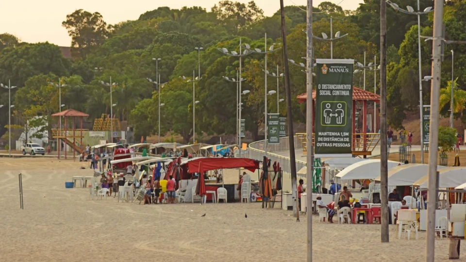 Permissionários da praia da Ponta Negra receberão auxílio de R$ 1 mil em Manaus