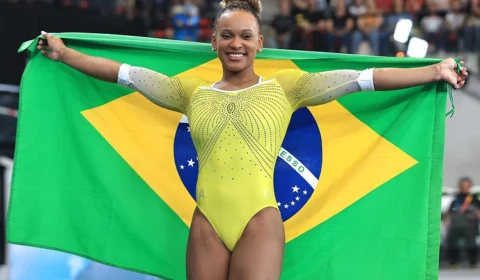 Ginástica acumula medalhas; Rebeca conquista ouro no salto para Brasil