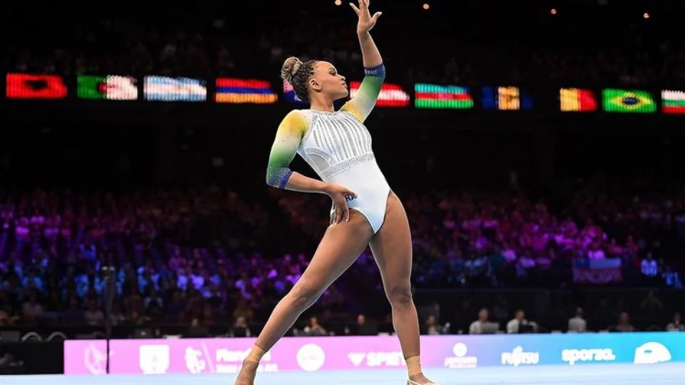 Mundial de ginástica: Rebeca Andrade se garante em quatro finais