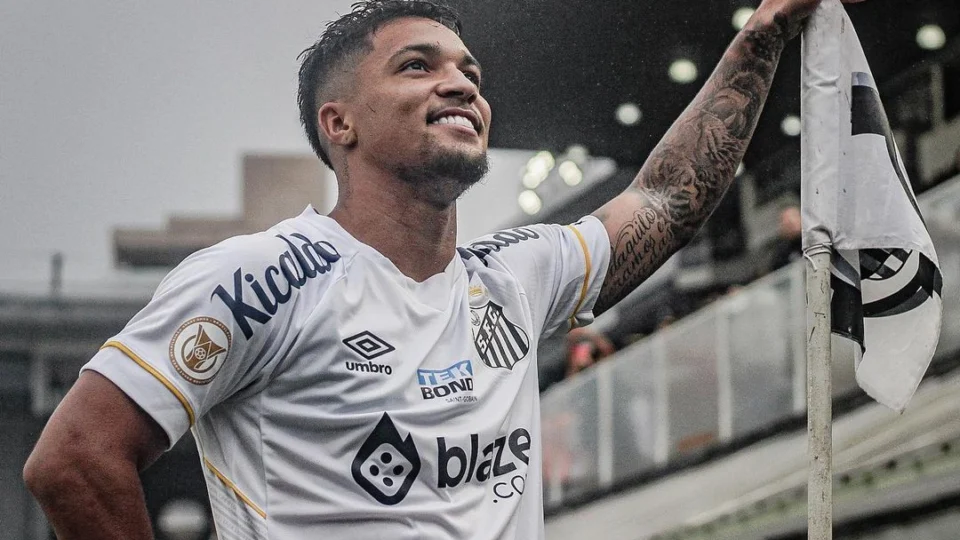 Marcos Leonardo fica próximo de entrar no top 50 de artilheiros do Santos FC