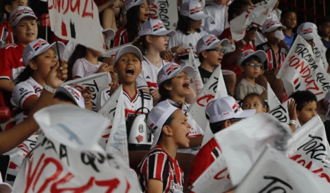 São Paulo faz programação especial e realiza treino com presença de crianças