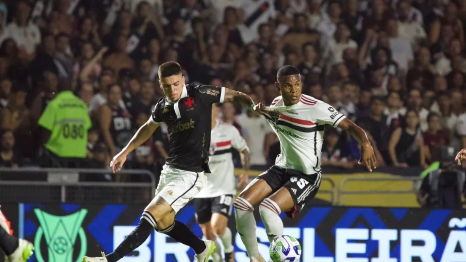 Brasileirão: Vasco e São Paulo empatam sem gols no São Januário
