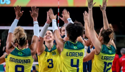 Seleção brasileira vence Argentina e garante vaga na fase classificatória