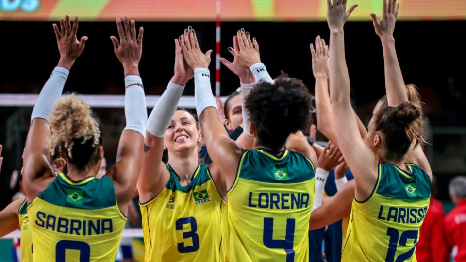 Seleção brasileira vence Argentina e garante vaga na fase classificatória