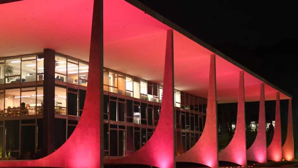 STF reconhece direitos de gestantes em cargos  comissionados ou temporários