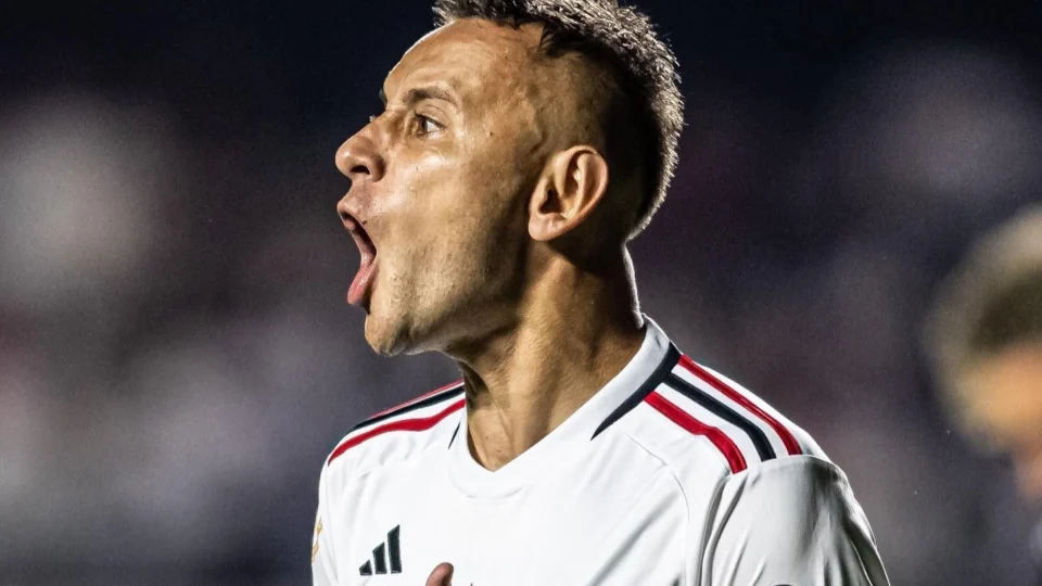 Rafinha confirma que renovará contrato com São Paulo até o fim de 2024