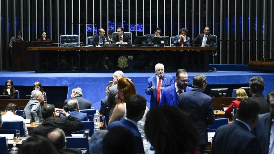 Senado adia votação da minireforma eleitoral, regras não valerão em 2024