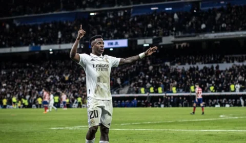 Vinícius Jr. é chamado de mentiroso por jornal de Valência