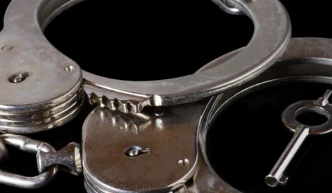 TO: suspeito de homicídio é encontrado debaixo da cama do irmão