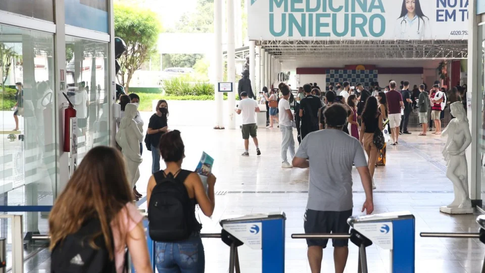 Veja como usar nota do Enem para vagas em universidades