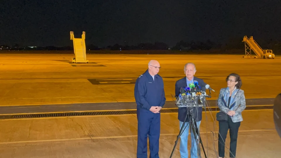 Autoridades reforçam que todos os brasileiros que estiverem em Israel e desejarem serão repatriados