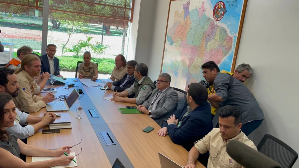 Governo federal anuncia medidas para combater os incêndios no Amazonas