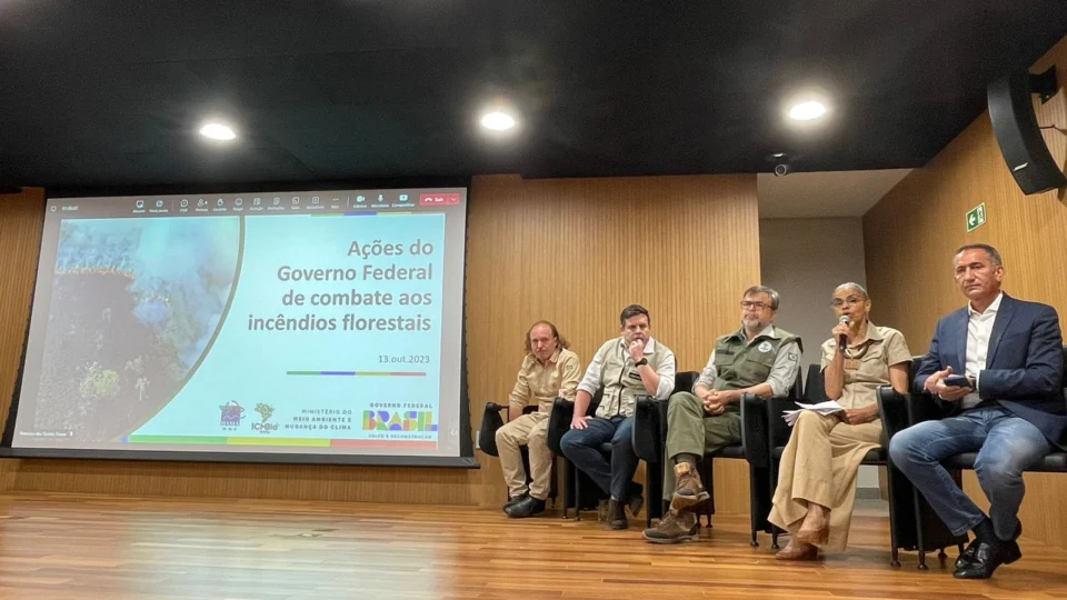 “Estamos vivendo situação de emergência climática no Brasil”, diz Marina Silva