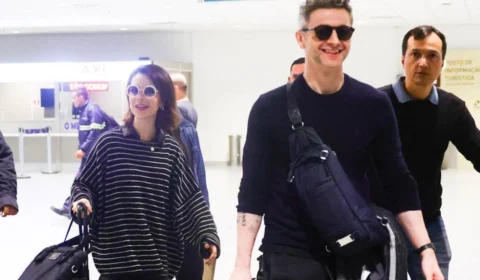 Sandy e Lucas desembarcam juntos após divórcio e turnê na Europa