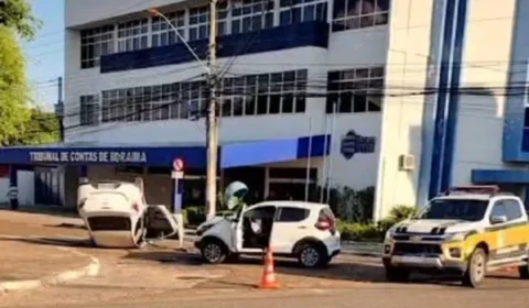 Carro capota após acidente de trânsito em Boa Vista; ninguém morreu