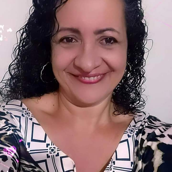 Antônia Araújo de Sousa tinha 52 anos e foi morta com um tiro na cabeça