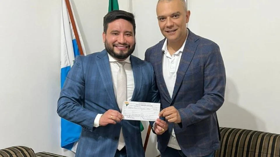 Jornalista Alex Braga assume presidência do PTB em Roraima