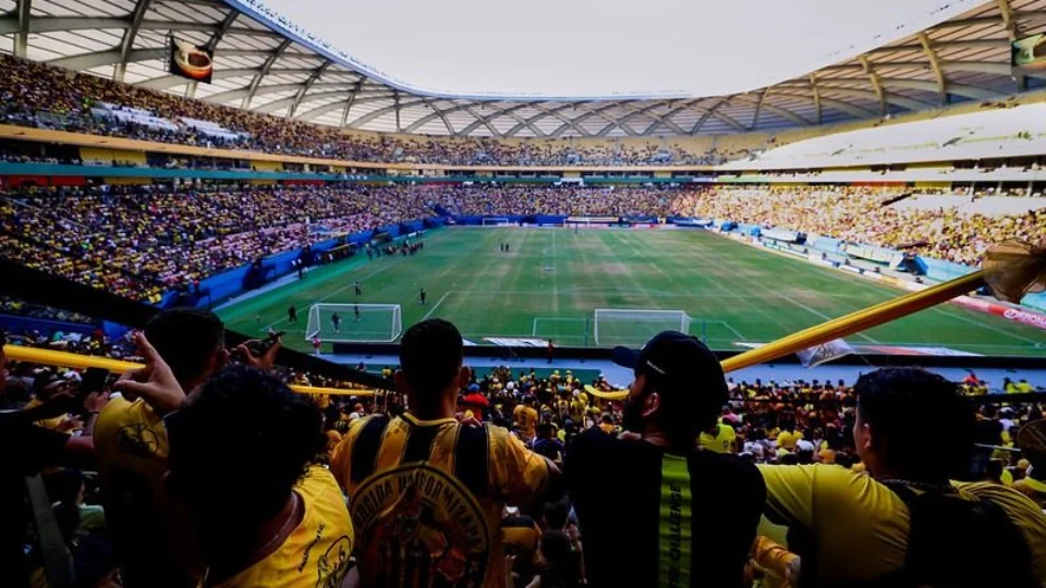 Arena da Amazônia será ponto de coleta de alimentos durante jogo do Amazonas FC