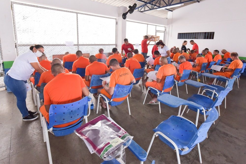 Internos em exame de proficiência em RR - Foto: Secom-RR