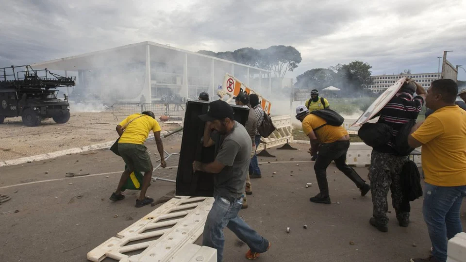 8 de janeiro: STF rejeita 48 recursos de envolvidos com atos antidemocráticos