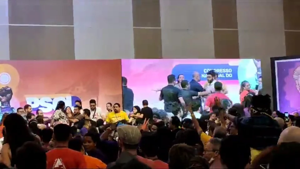 VÍDEO: congresso do PSOL é marcado por pancadaria em Brasília