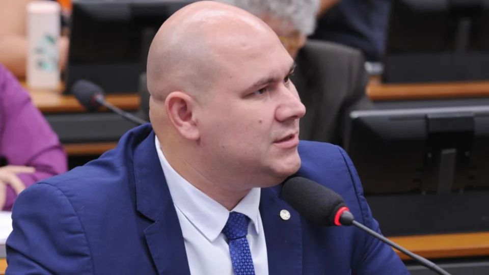 Conselho de Ética arquiva processo contra deputado acusado de transfobia