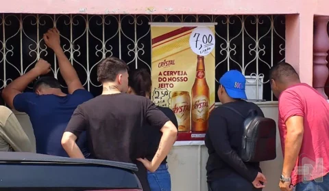 VÍDEO: comerciante é assassinado após ser atingido com tiros na nuca em Manaus
