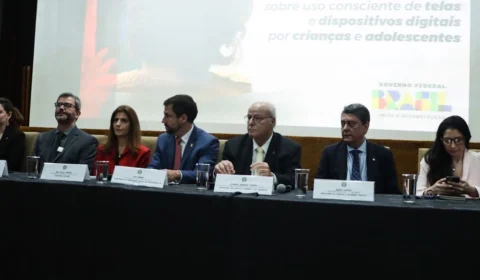 Governo lança consulta pública sobre uso de dispositivos digitais