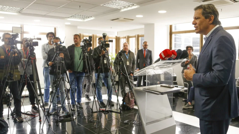 Fernando Haddad: Atividade econômica no 3º trimestre preocupa o governo