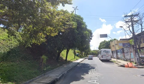 Interdição de rua altera trânsito no bairro Santo Antônio, em Manaus