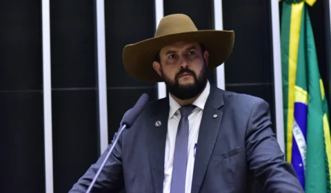 PGR aceita pedido para investigar Zé Trovão por ameaça contra Lula