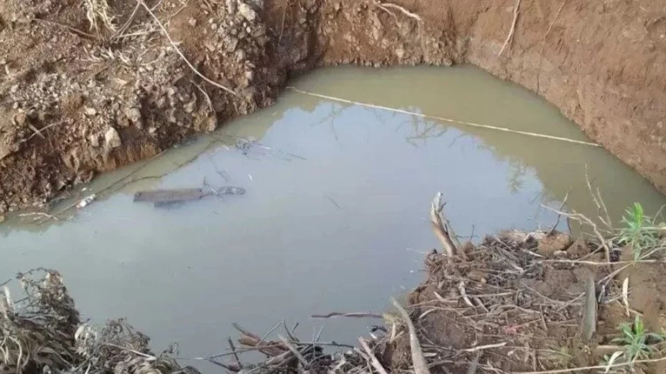 Irmãos são encontrados mortos dentro de fossa pelo pai em SC