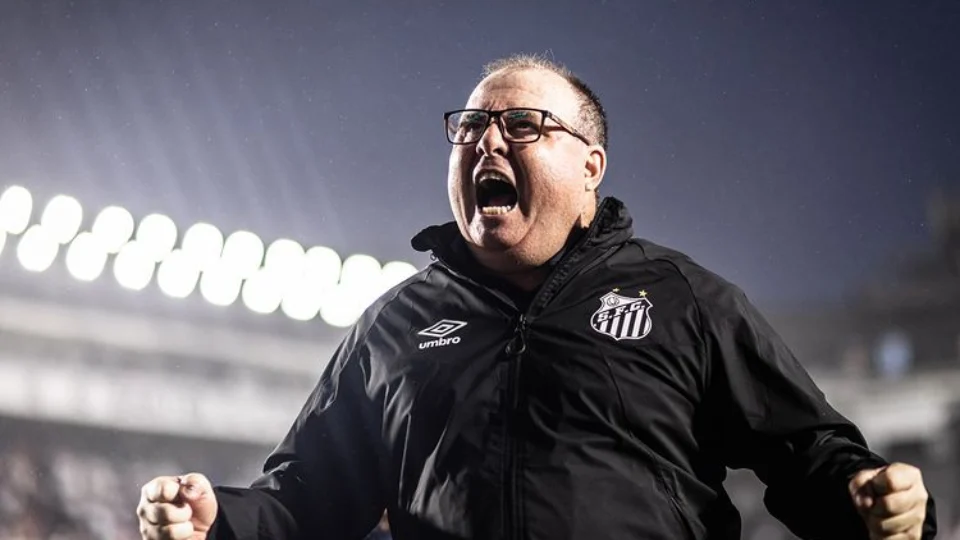 Marcelo Fernandes assume oficialmente como novo técnico do Santos FC