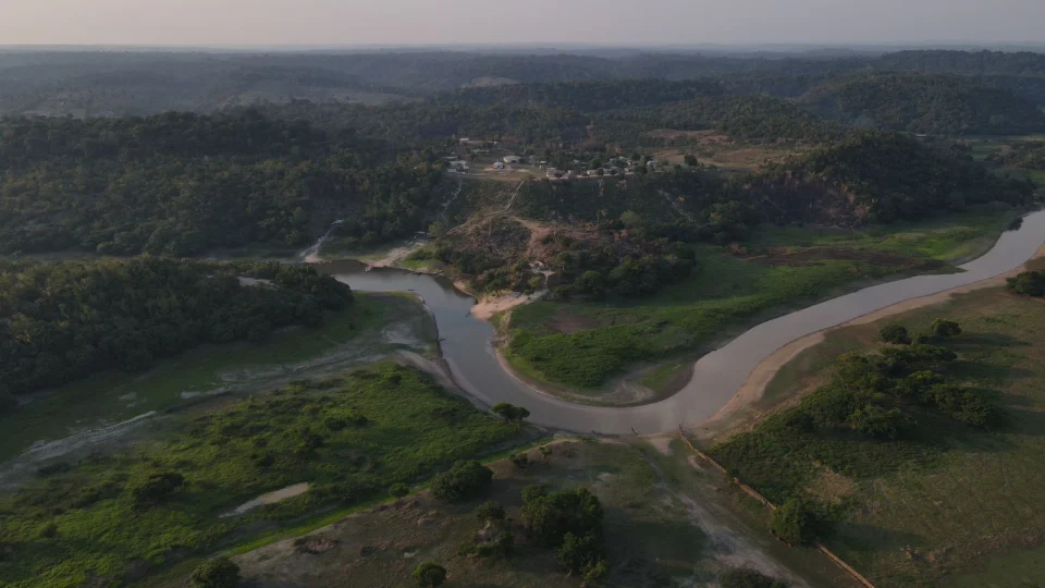 Rio Solimões sobe 6 cm após chuvas durante vazante no AM, diz Defesa Civil
