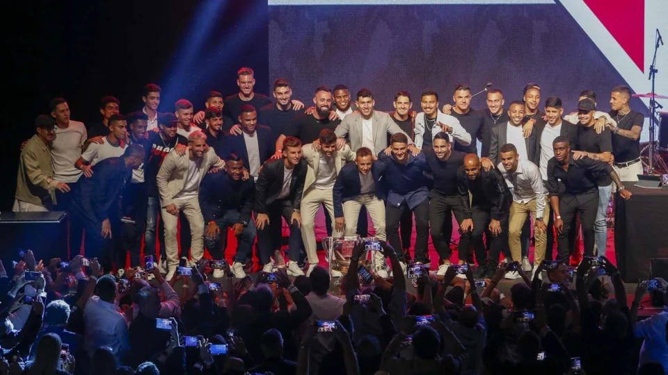 São Paulo domina seleção da Copa do Brasil com seis jogadores e Dorival