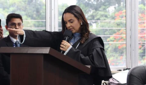 Primeira-dama, conselheira do TCE-RR aprova contas do Governo de RR