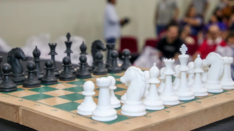 Projeto ‘Xadrez na Escola’ é lançado em Manaus e deve beneficiar 4 mil alunos