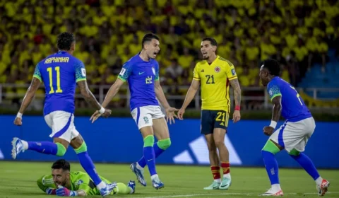 Brasil perde por 2 a 1 para a Colômbia, nas Eliminatórias da Copa