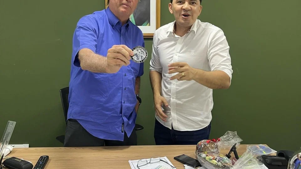 VÍDEO: Delegado Perícles (PL) recebe medalha 3 ‘is’ de Bolsonaro