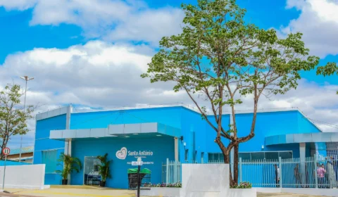 Bebê sofre ferimento na cabeça e motorista abandona cena do acidente