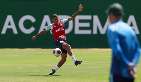 Palmeiras estende contrato com zagueiro Michel até dezembro de 2026