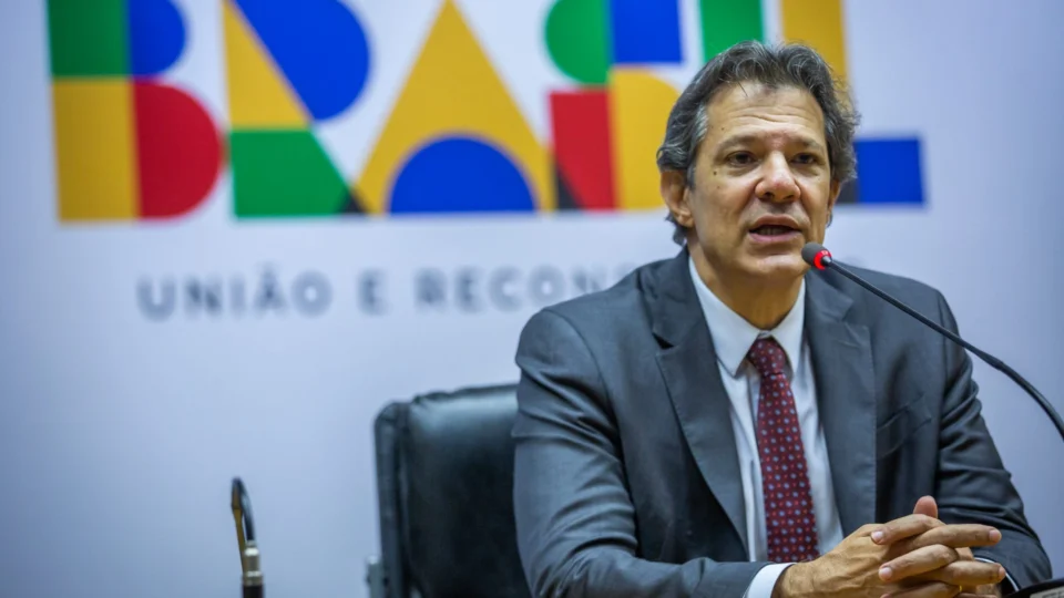 Proposta do governo visa diminuir a meta fiscal e zerar o déficit