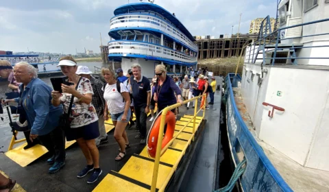Temporada de cruzeiros terá 17 navios e deve injetar R$ 3,5 milhões no AM
