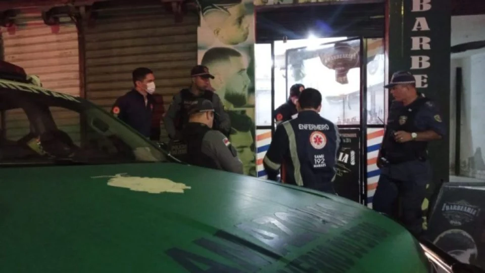 Adolescente de 17 anos é morto dentro de barbearia em Manaus