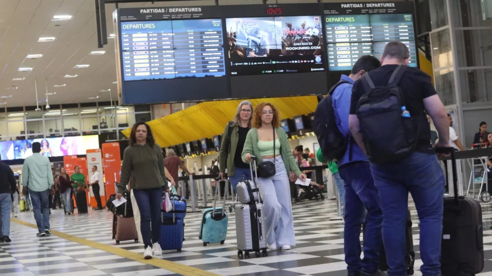Aeroporto de Congonhas tem novos voos cancelados e atrasos em SP